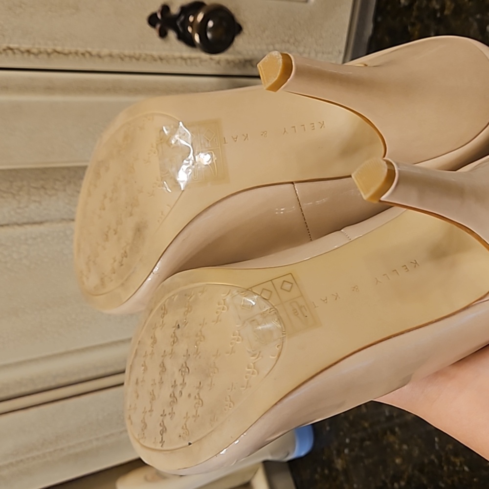 EUC Kelly and Katie heels - Picture 4 of 5